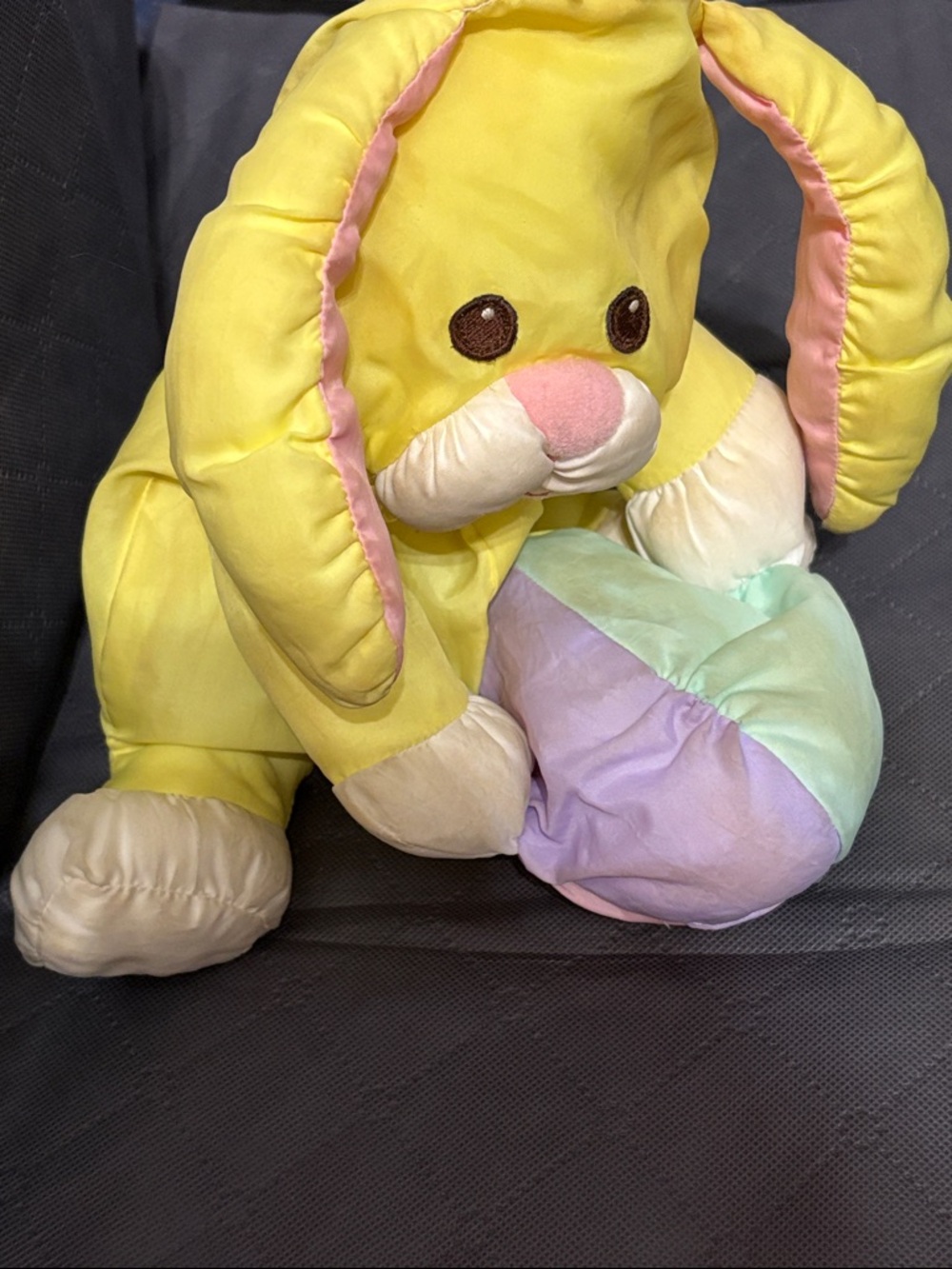 FISHER PRICE PUFFALUMP YELLOW RABBIT EGG 1988 #8026 TUSH TAG